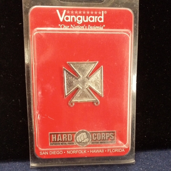 Vanguard Silvertone Marksman Insignia Vintage